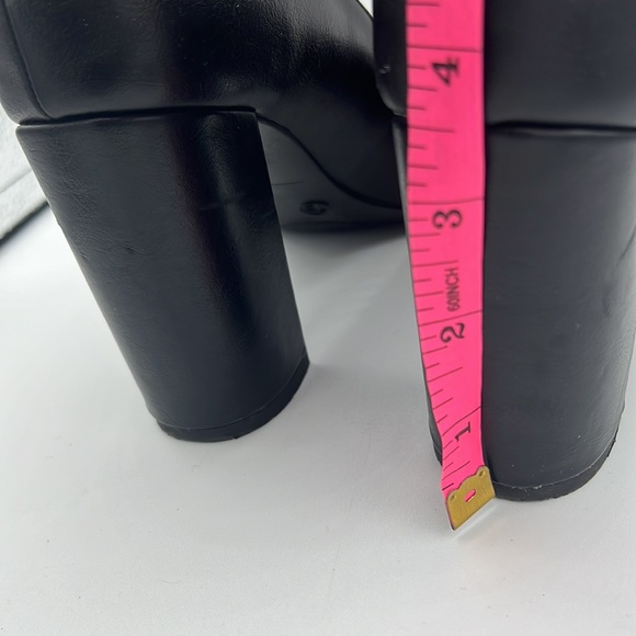 Journee Collection Comfort Foam Raveen Pumps, black, Size 7.5 - Picture 11 of 11